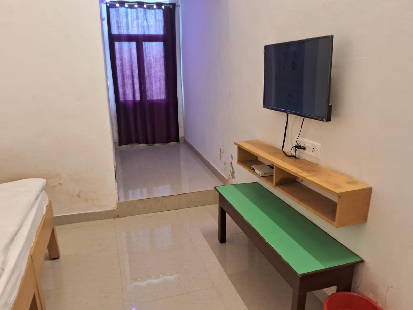 Rk Lawns Hotel Gonda Ngoại thất bức ảnh