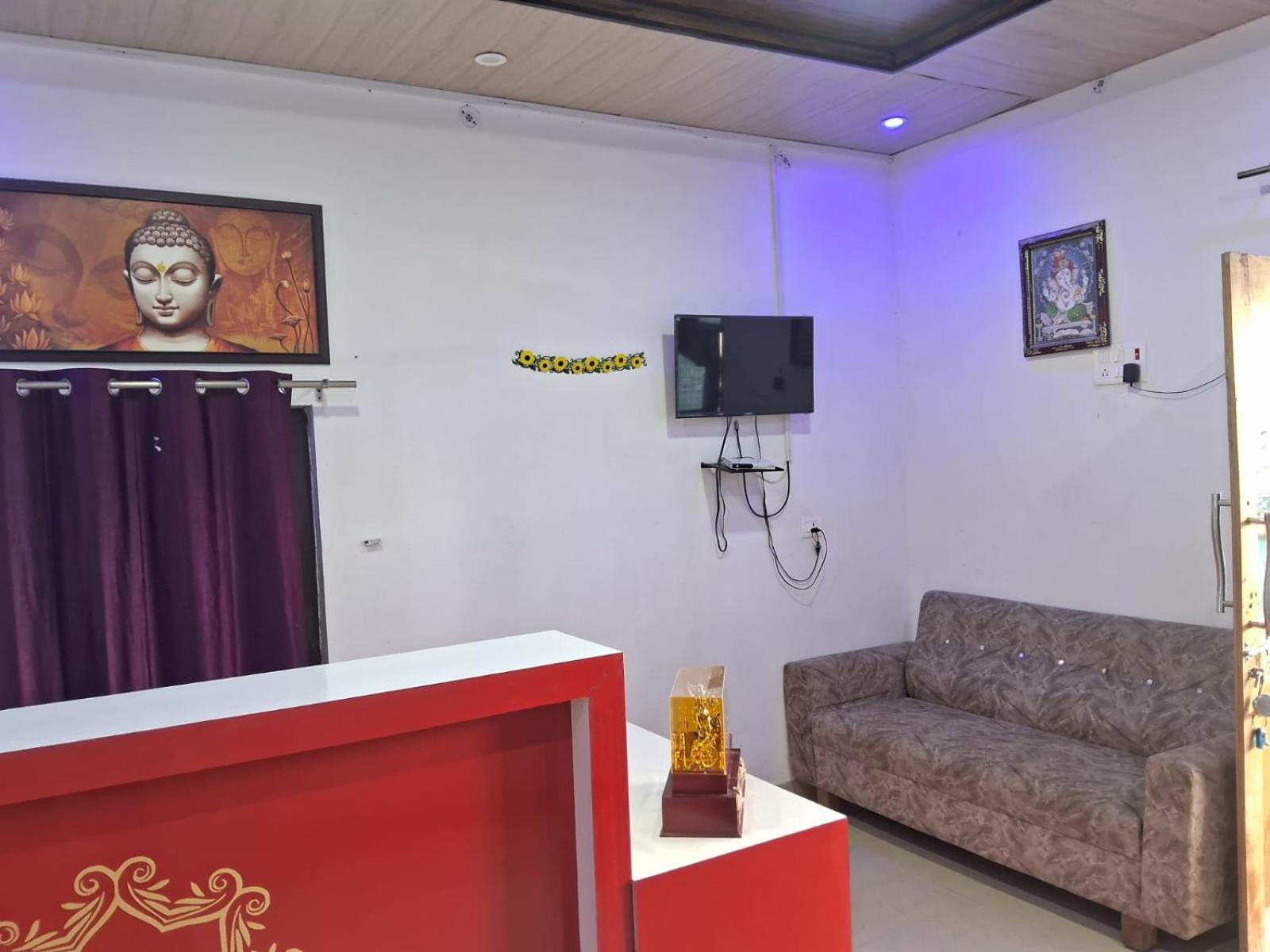 Rk Lawns Hotel Gonda Ngoại thất bức ảnh